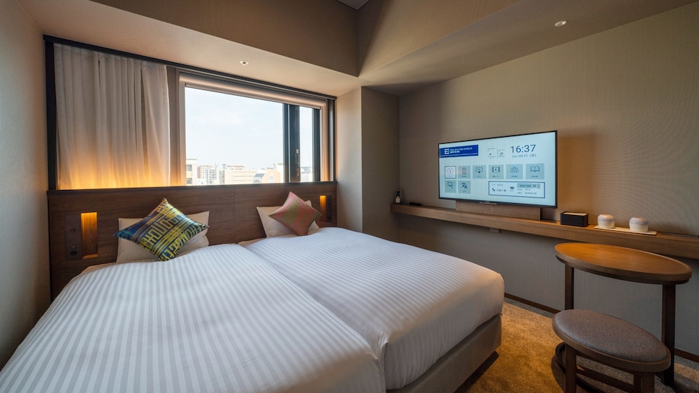Moderate, Single, Twin Beds
