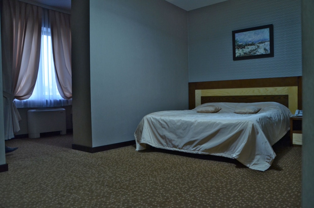 Kaspia Park City Hotel 12/37
