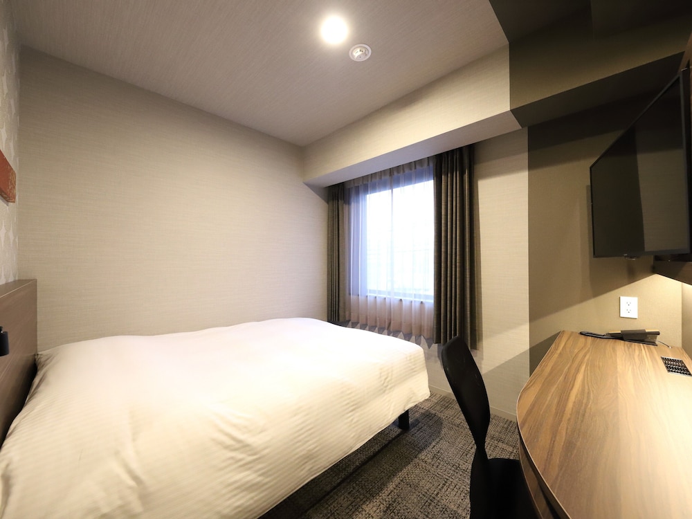 ROOM, DOUBLE BED