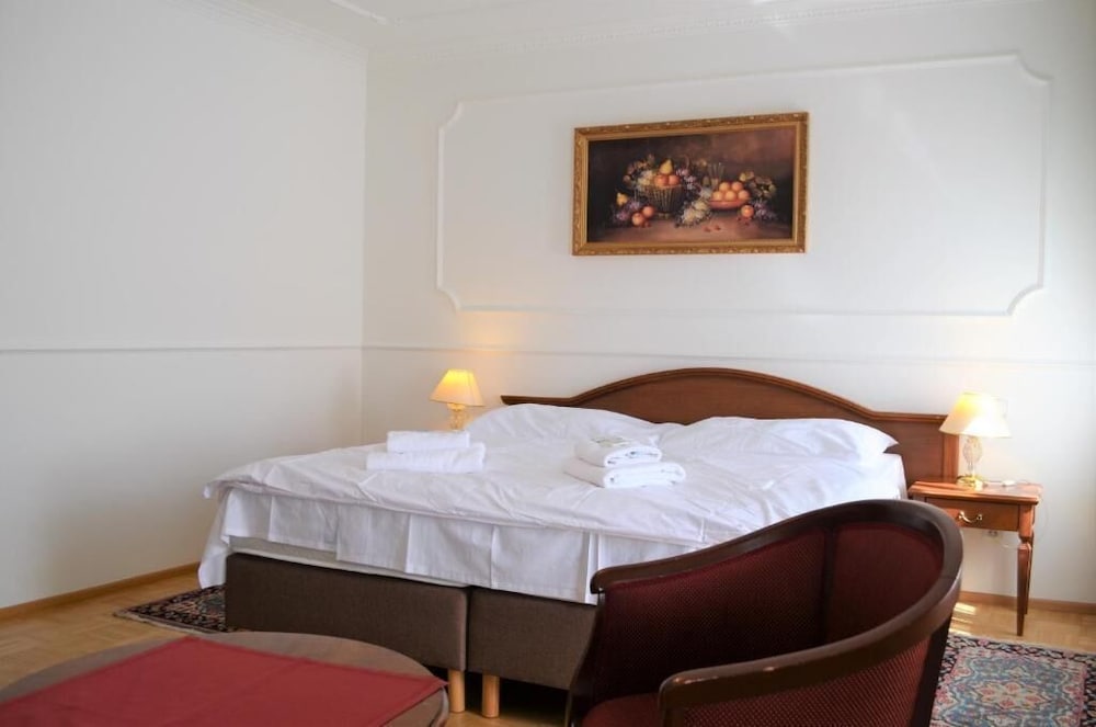 Hotel Krasna Kralovna 11/24