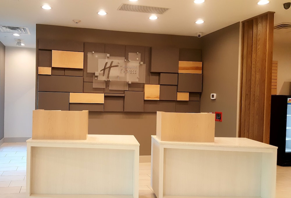 HOLIDAY INN EXPRESS NORTH AUGUSTA 11/55