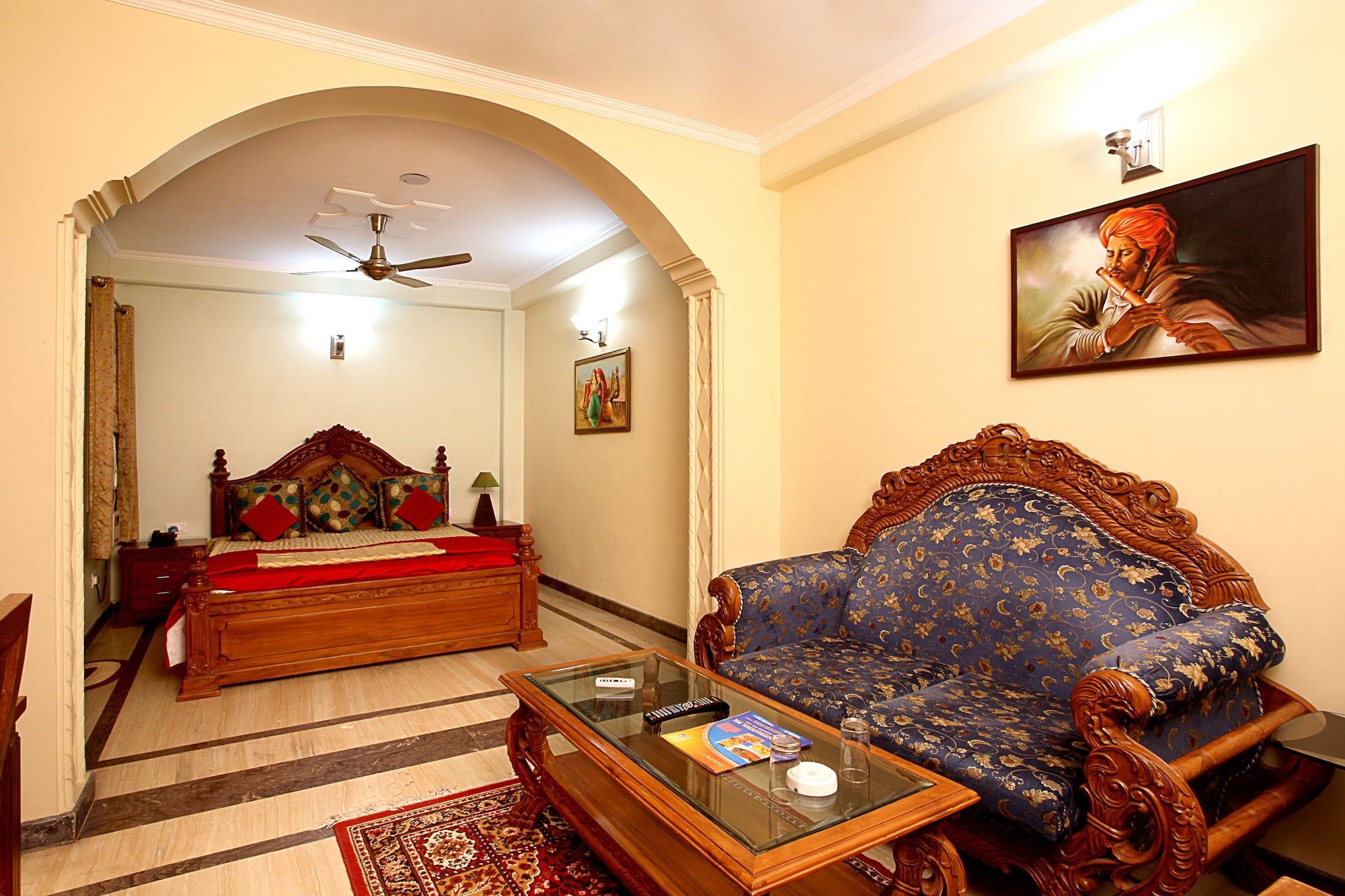 DELUXE, DOUBLE BED