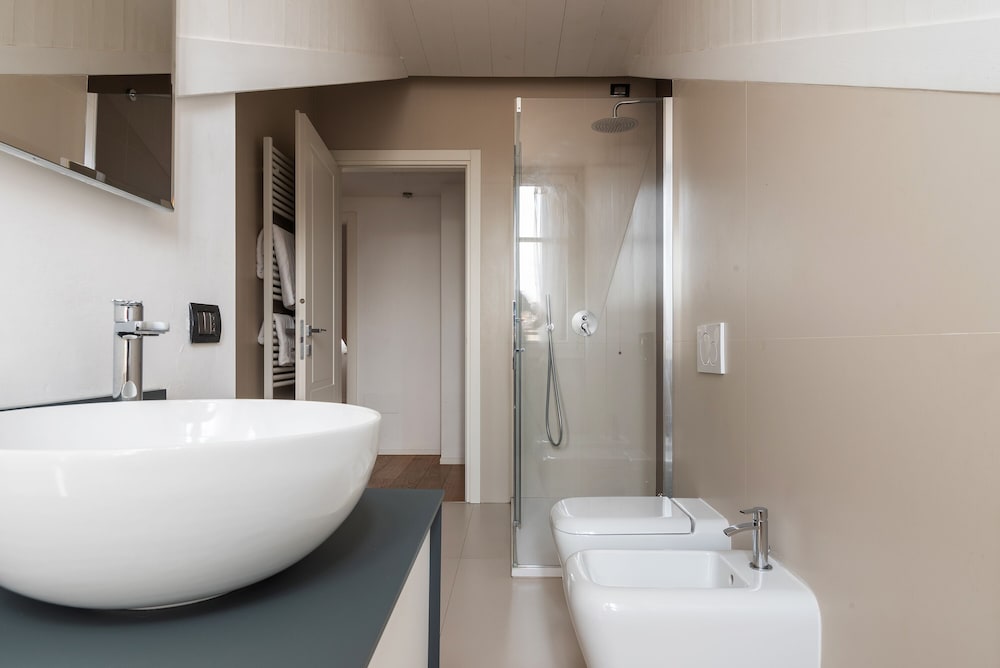 Easyhomes - Brera Luxury Suites 37/42