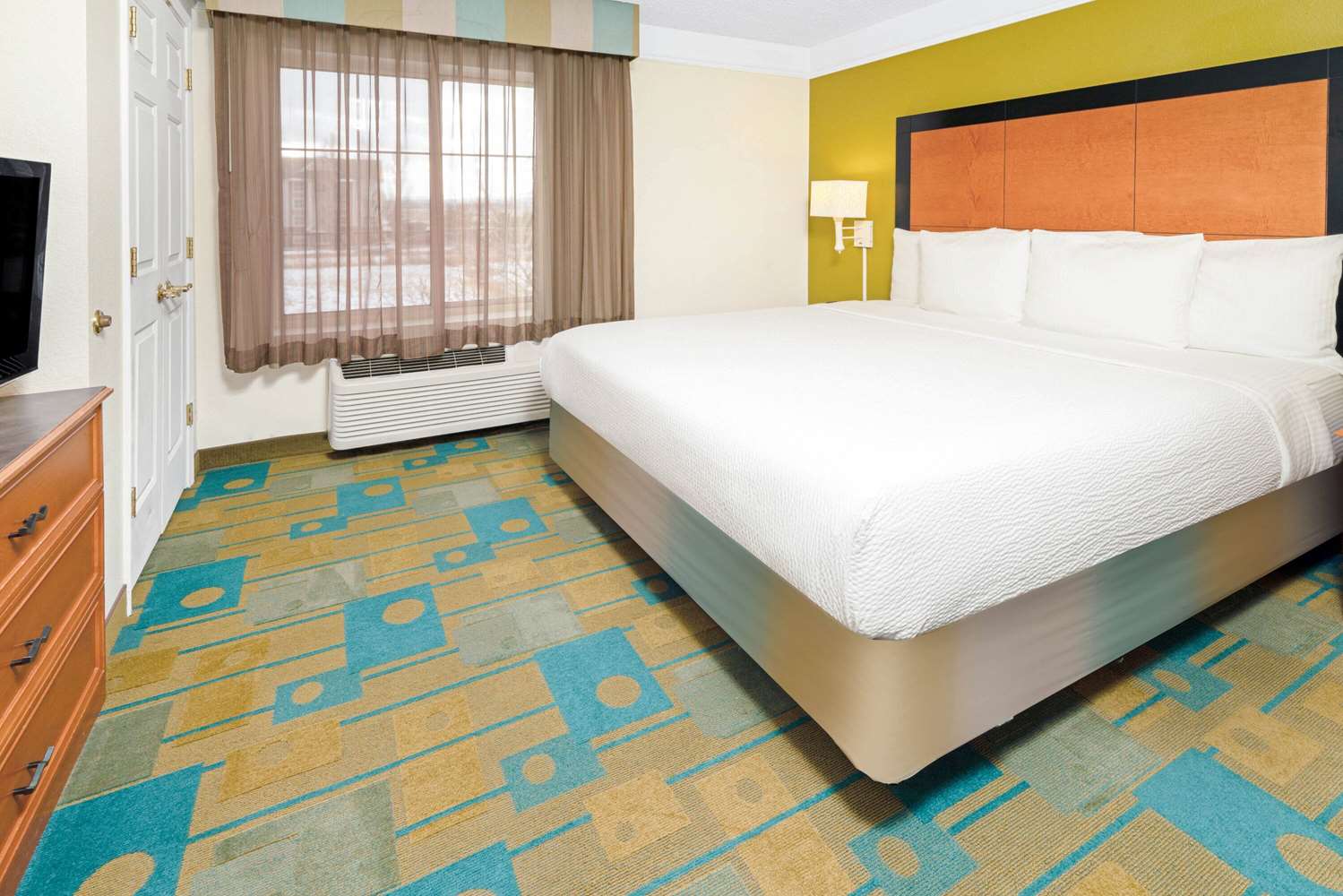 La Quinta Inn & Suites by Wyndham Salt Lake City Airport 12/48