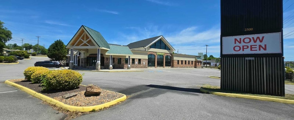 Riverside Inn & Suites by OYO Danville Ceaser Casino 60/68
