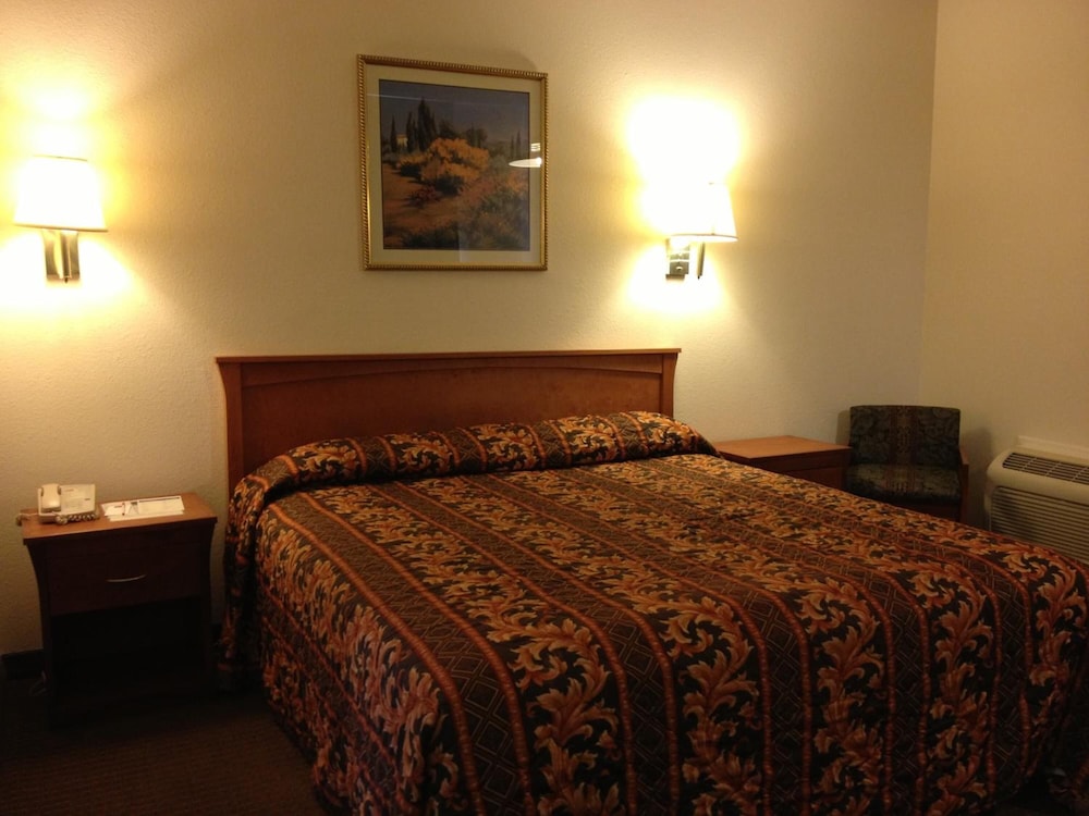 Riverside Inn & Suites 29/56