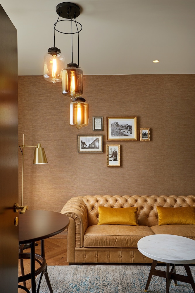 Reykjavik Konsulat Hotel, Curio Collection by Hilton 42/46