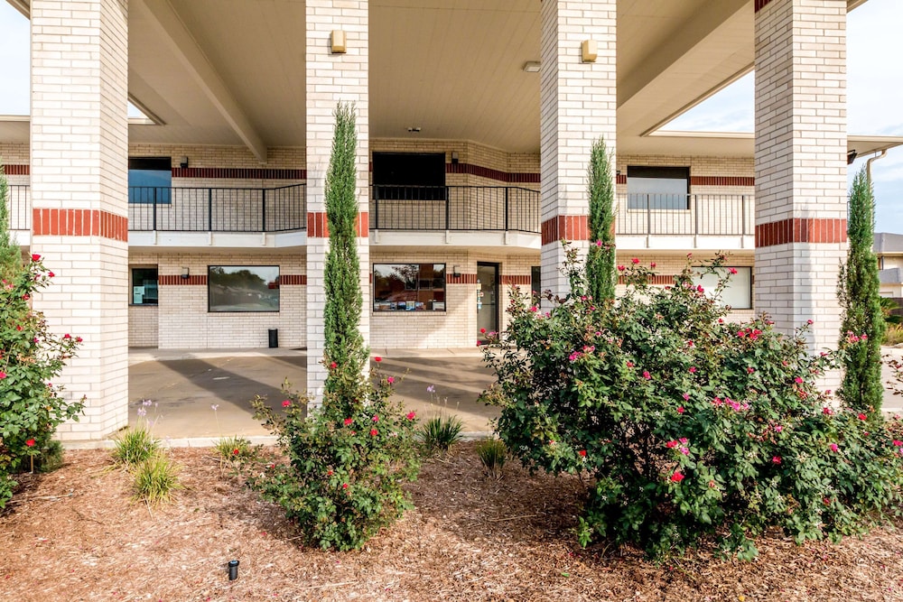 Motel6 San Antonio, TX - South WW White Rd photo3
