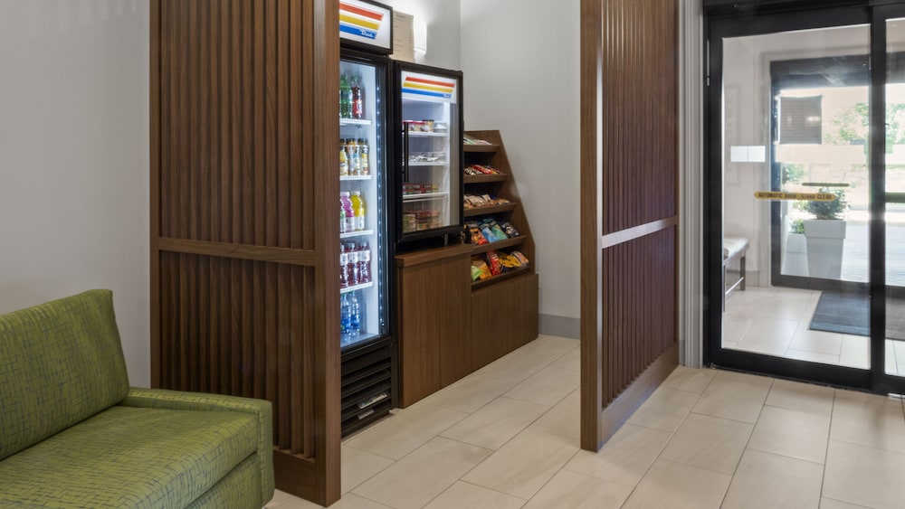 Holiday Inn Express Hotel & Suites Newton Sparta 6/44