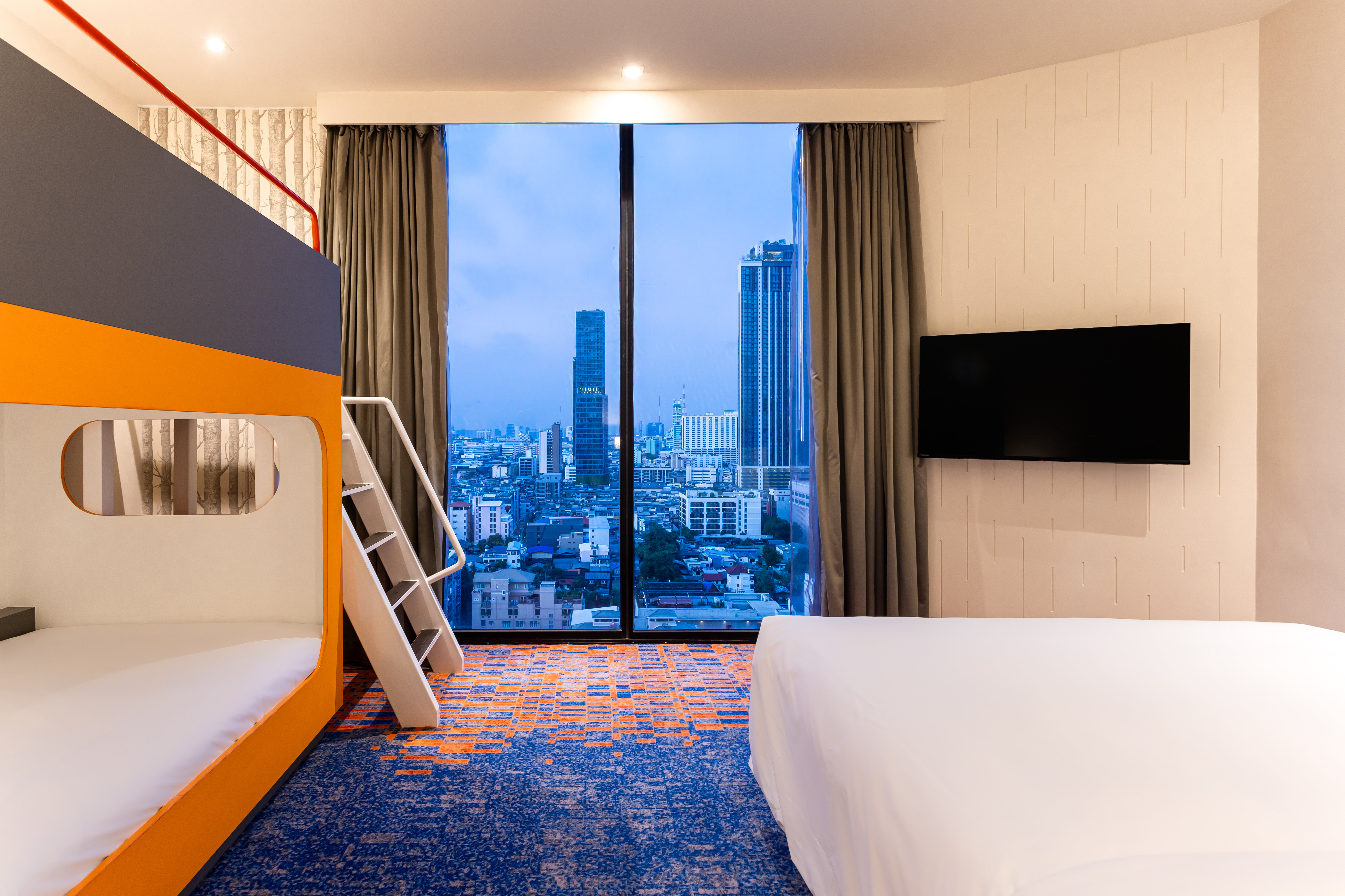Holiday Inn Express Bangkok Siam 25/80