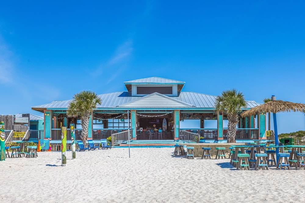 The Pensacola Beach Resort 64/74