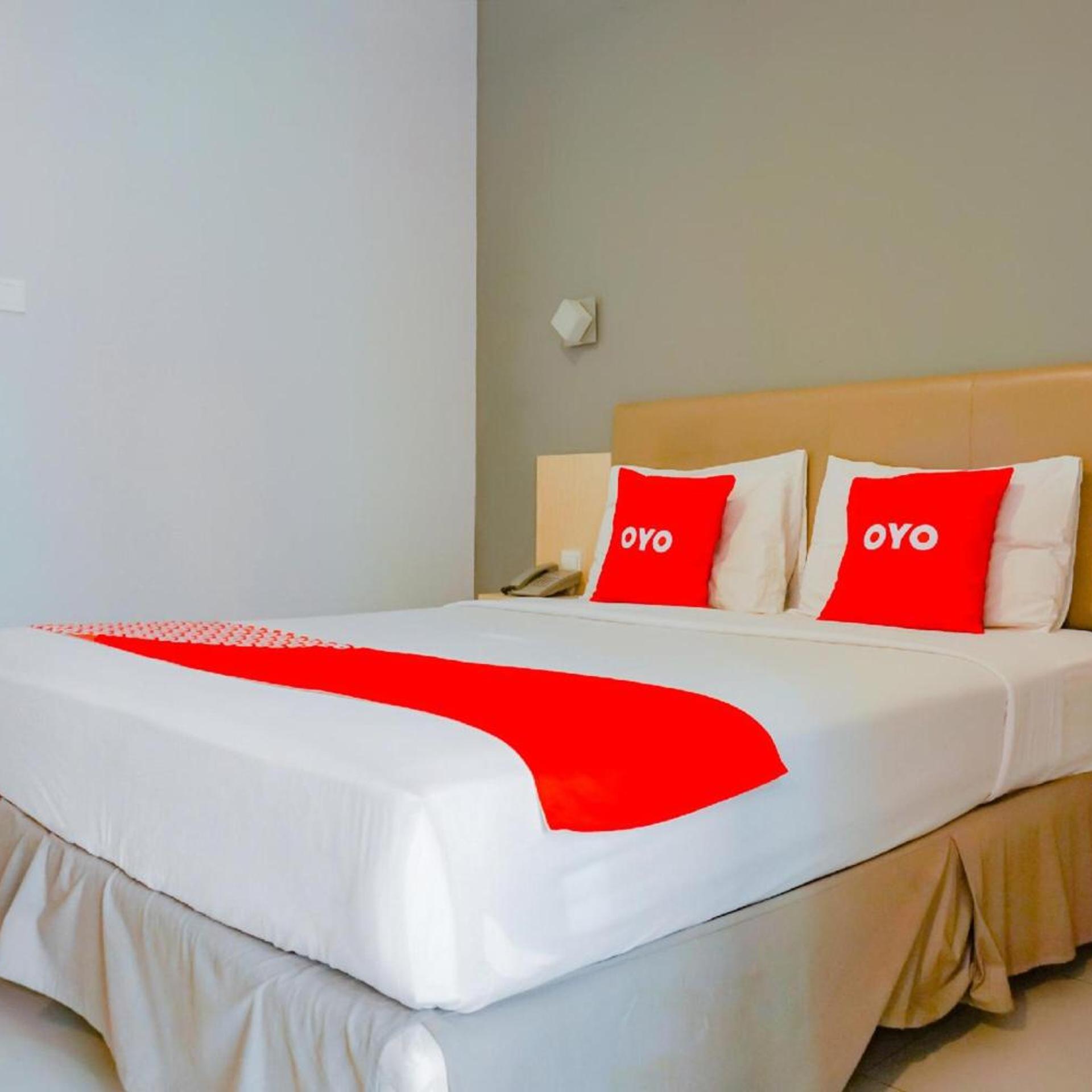 DELUXE, DOUBLE BED