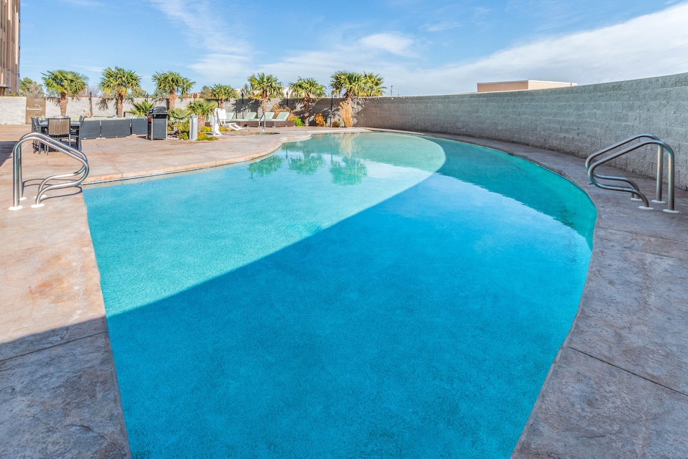 La Quinta Inn And Suites Carlsbad 28/59