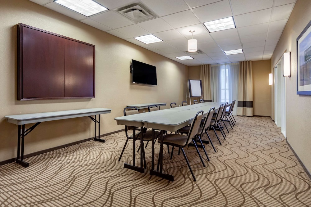 Comfort Inn & Suites Sidney I-80 37/49