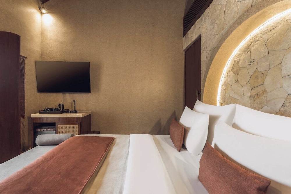 Suite, King Bed
