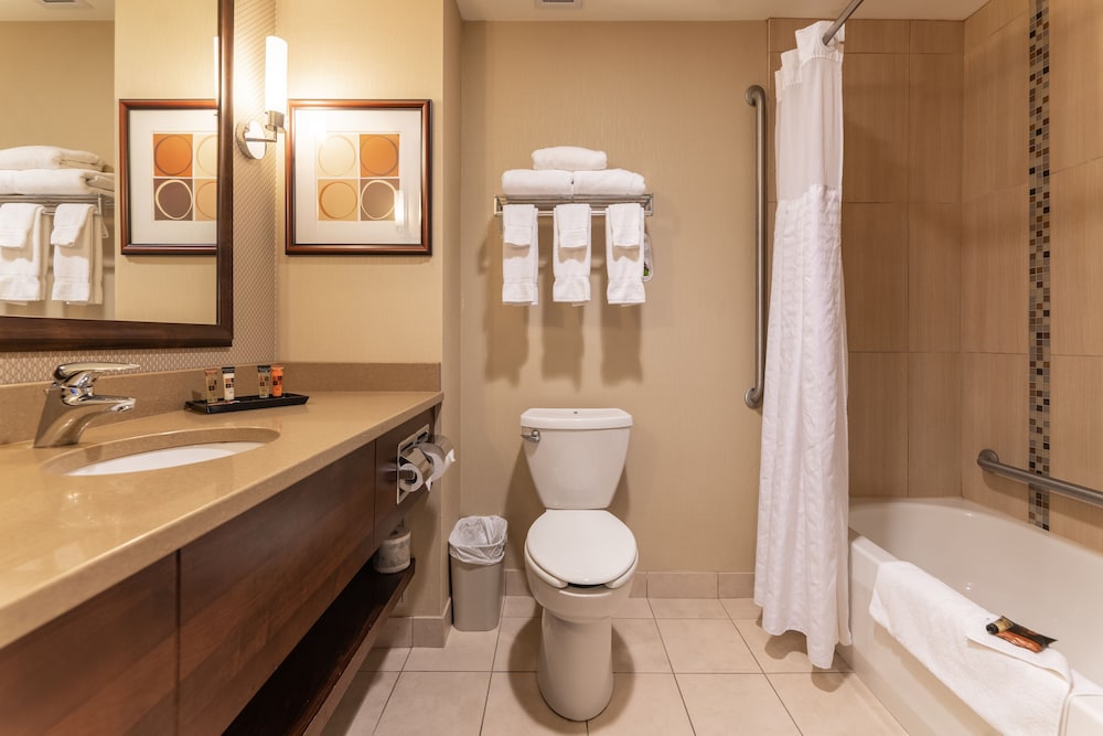 Kanata Kelowna Hotel and Conference Centre 44/47