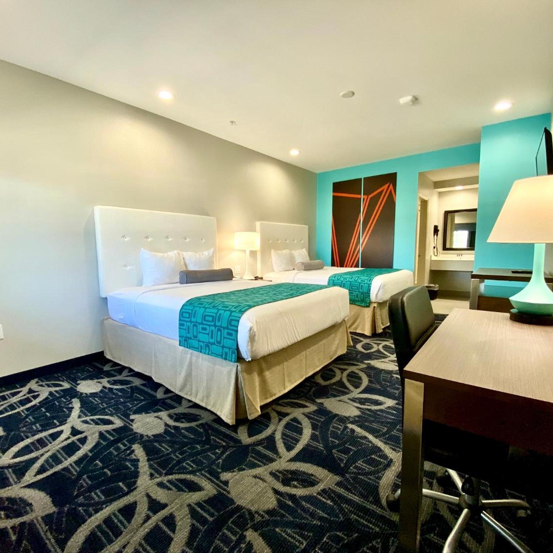 room, 2 queen beds, smoking