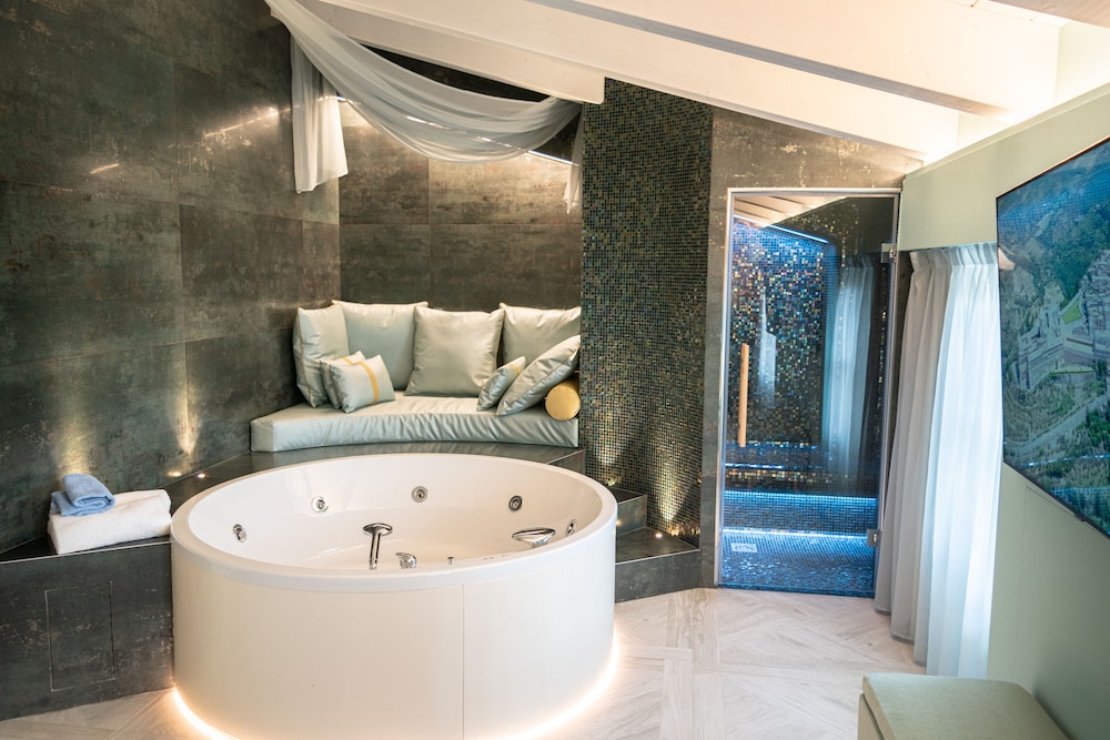Il Giardino Degli Angeli 47/50