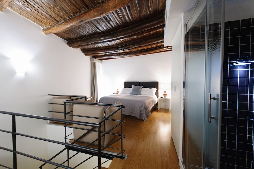SANTA CHIARA BOUTIQUE HOTEL 22/73