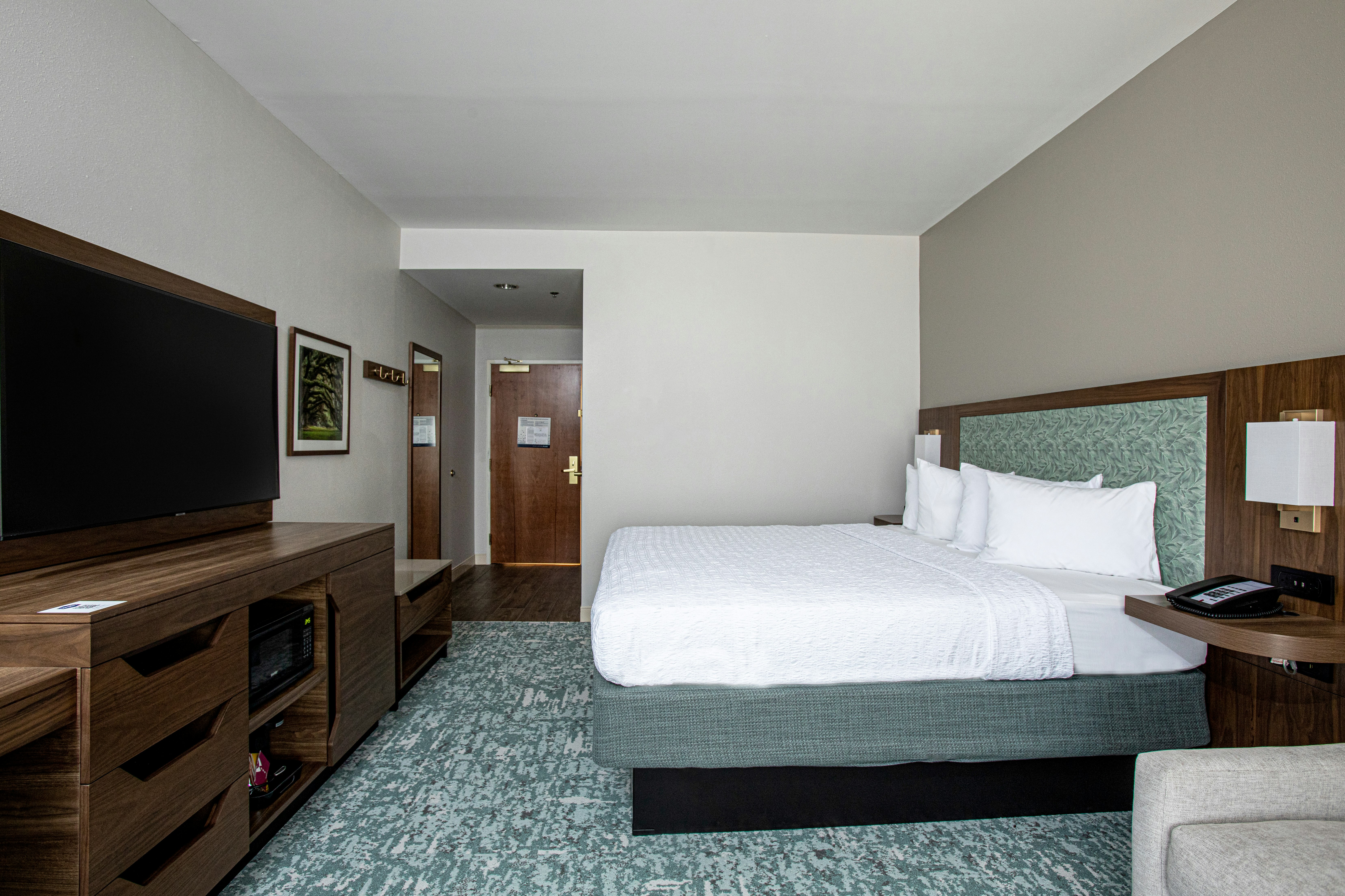 ROOM, KING BED, SOFA, ACCESSIBLE