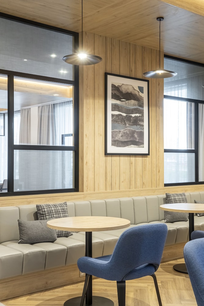 Courtyard by Marriott Inverness Airport 30/44