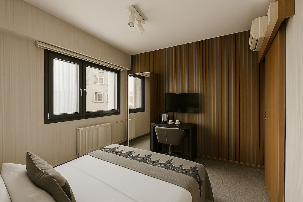 Black Suite 23/83