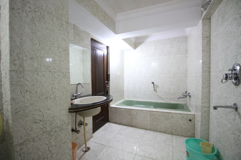 HOTEL GRAND ARJUN 29/50