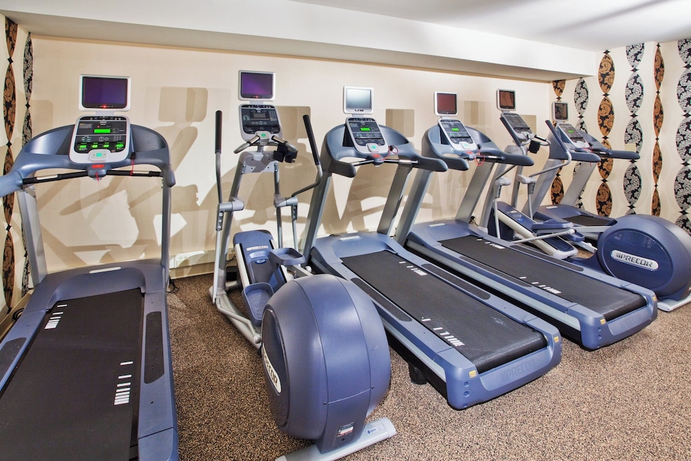 CROWNE PLAZA CHARLESTON AIRPORT CONV CTR 35/76