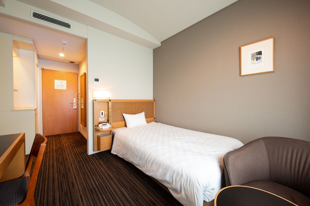 SEMI ROOM, SINGLE, SEMI DOUBLE BED