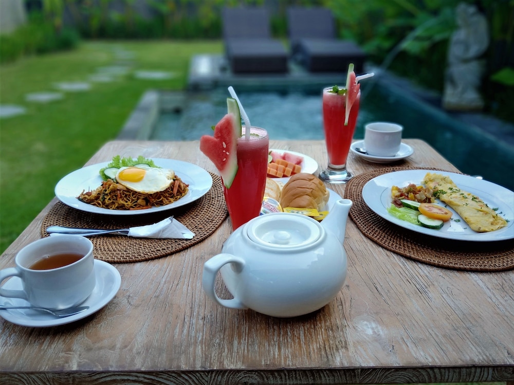 Three Gold Luxury Private Villas 27/50