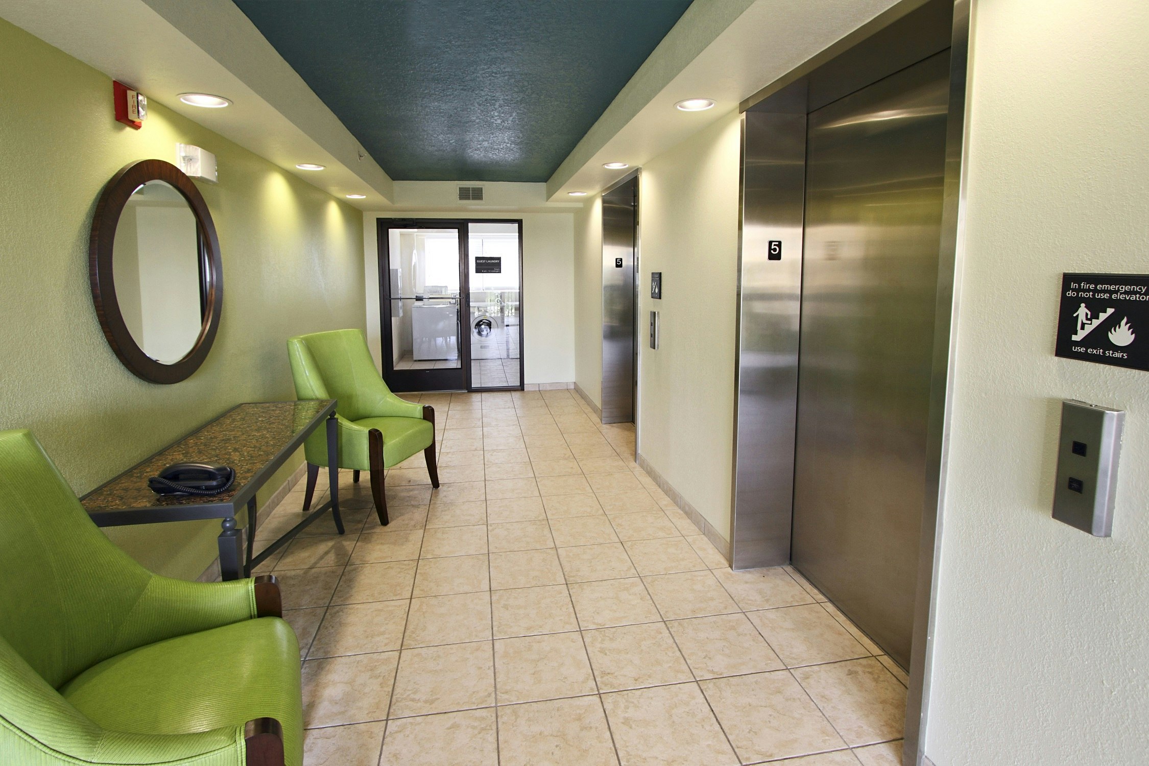Hampton Inn Cocoa Beach/Cape Canaveral 18/41
