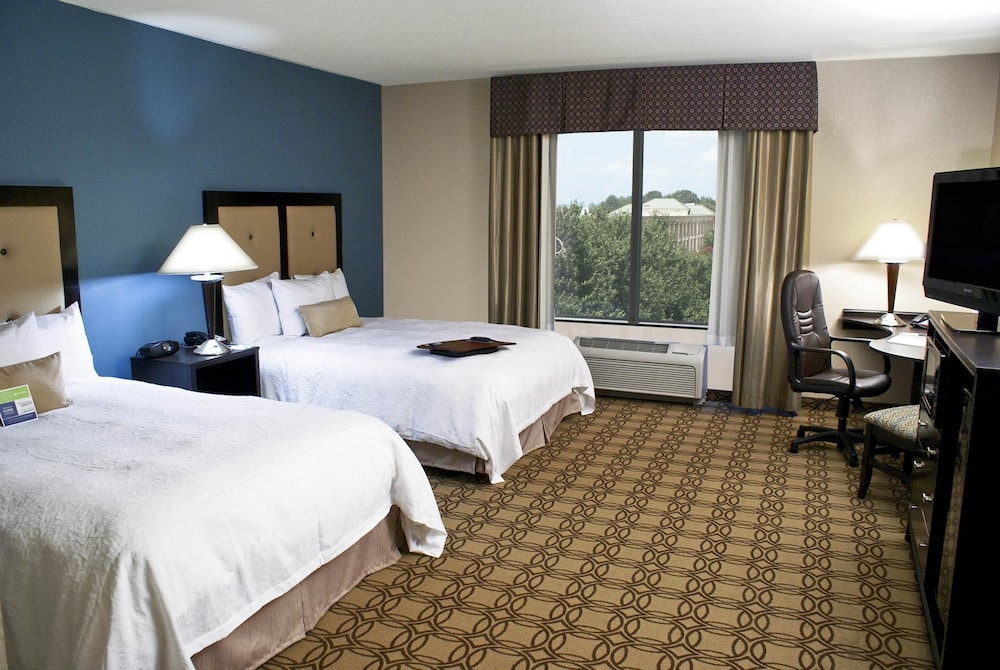 Hampton Inn and Suites Charlotte Airport 22/63