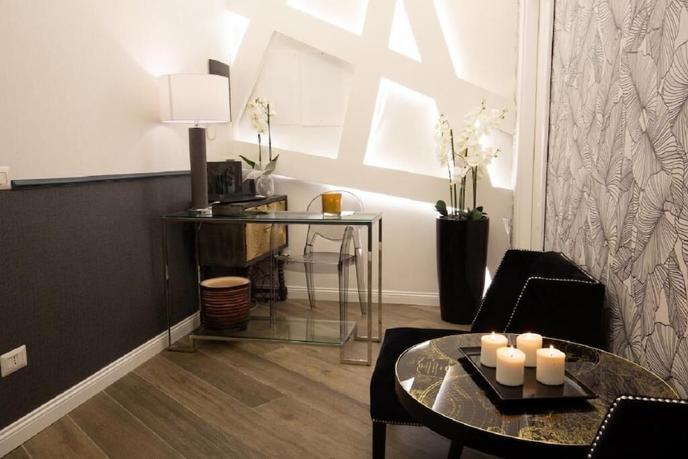 Spagna Boutique Luxury Suites 44/68