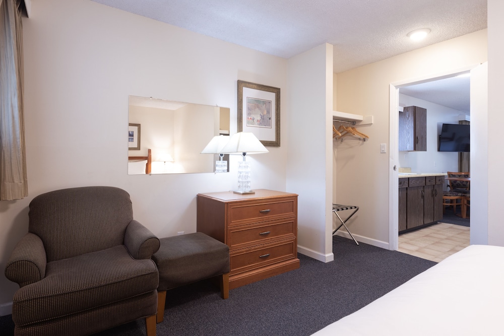 Robin Hood Inn & Suites 36/59