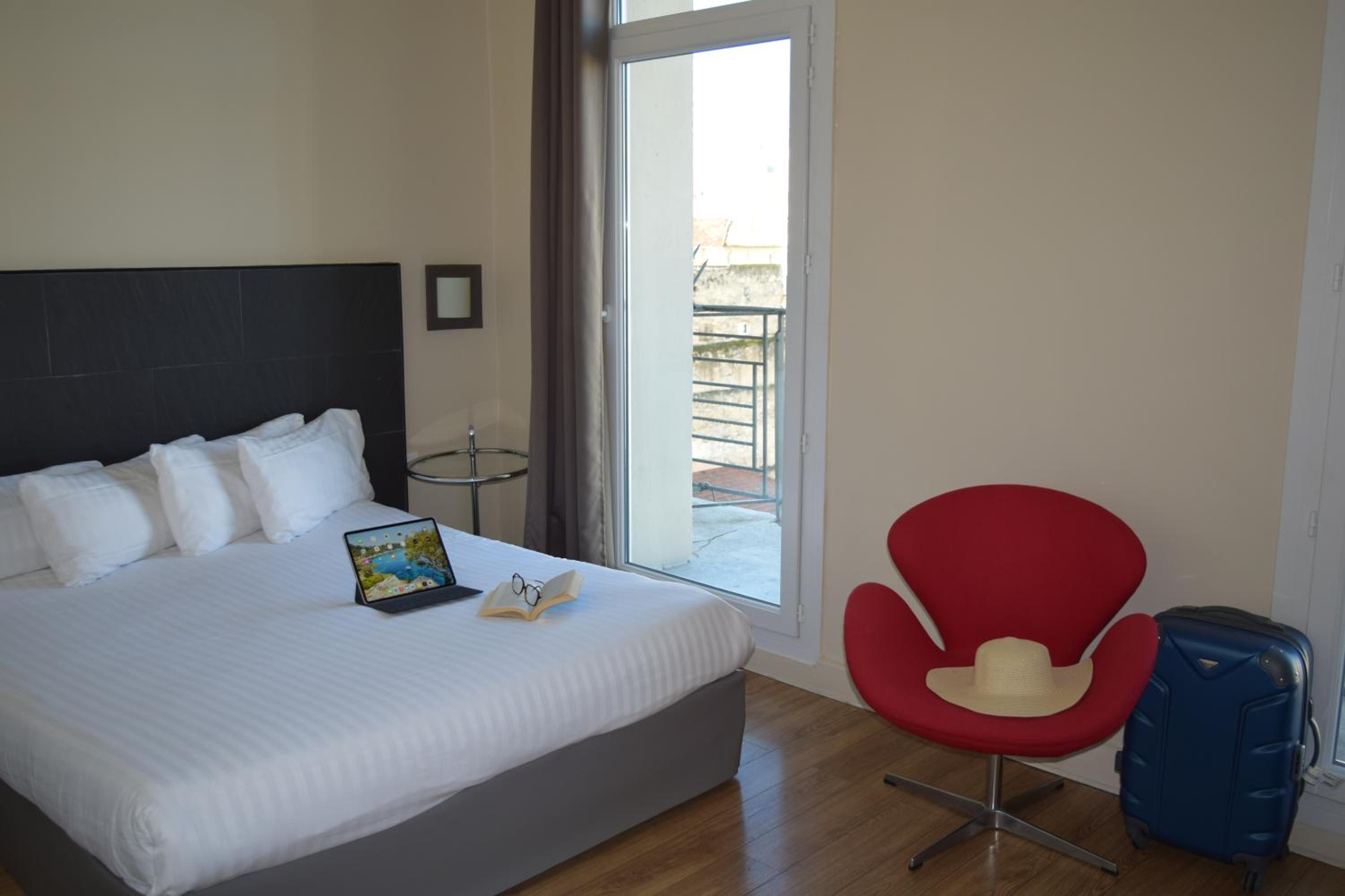 Room, Double Bed, Street View