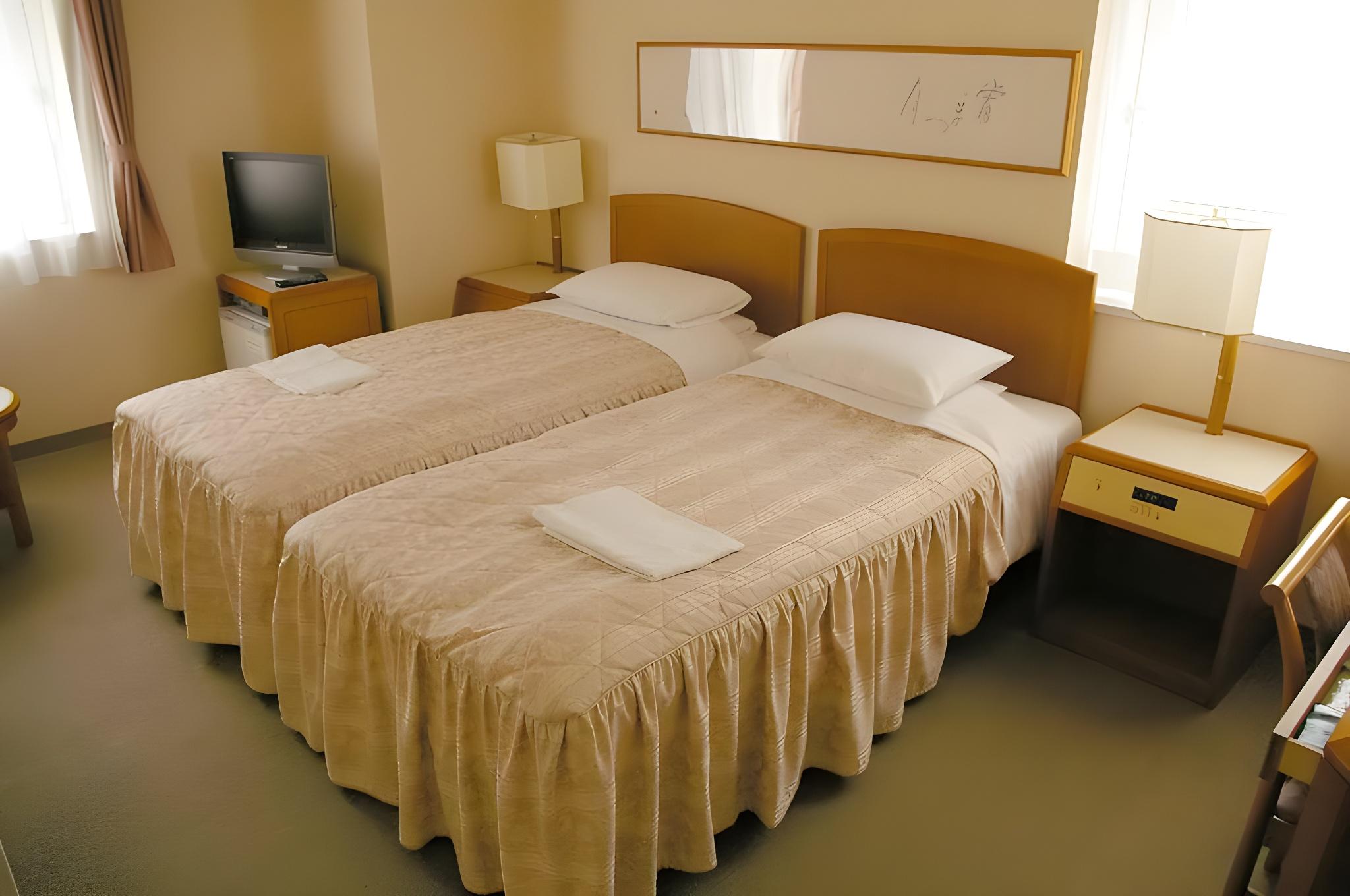 Room, Twin Beds, Sofa, Smoking
