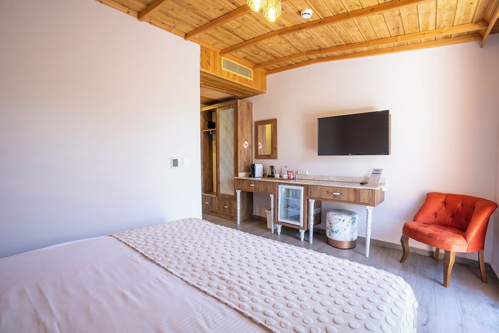 غرفة بسريرين منفصلين بإطلالة على النهر، Villa Marine Apart Hotel 2/3