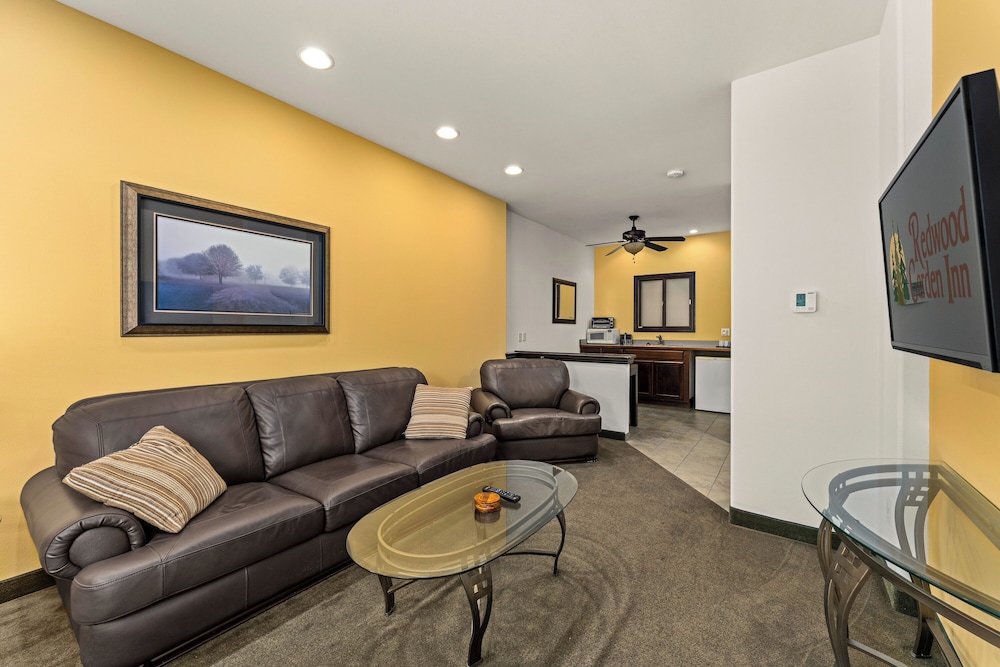 Redwood Hyperion Suites 46/65