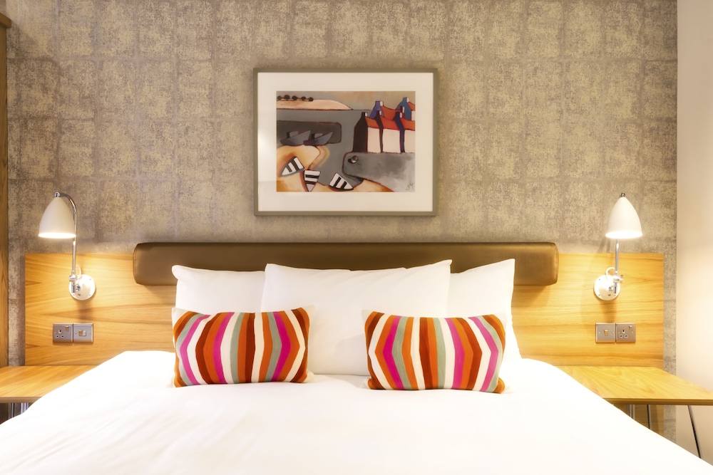 The Orchid Hotel 32/51