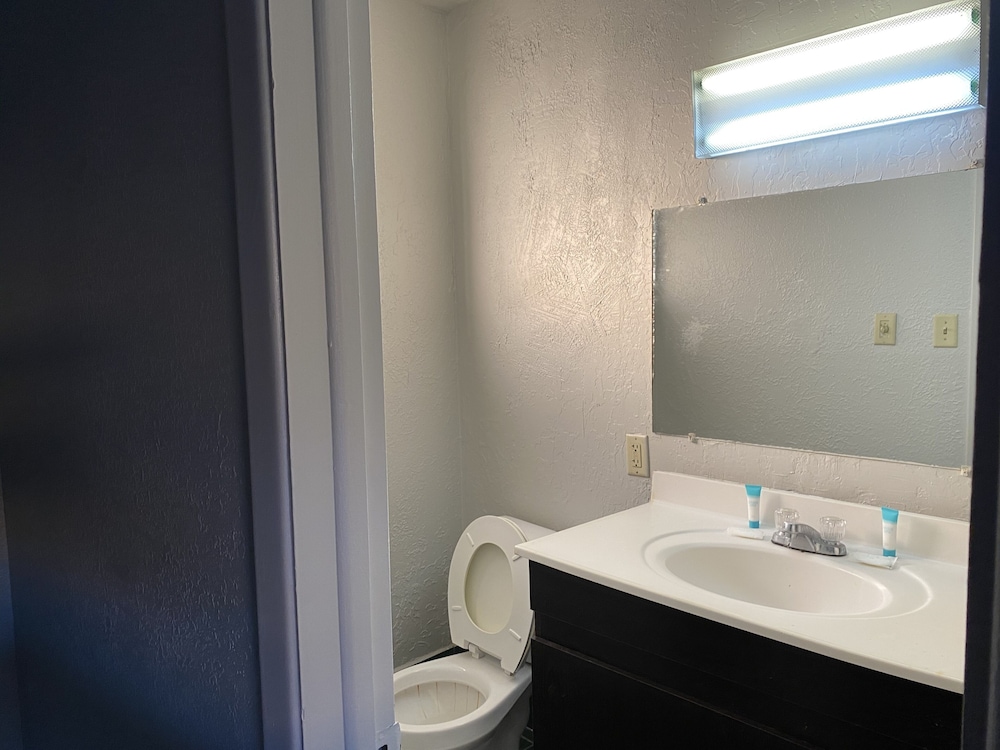 Travelodge by Wyndham Farmington Hwy 64 70/70