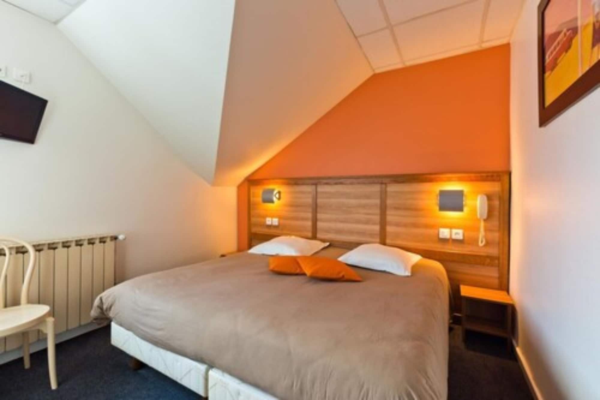 ROOM, SINGLE