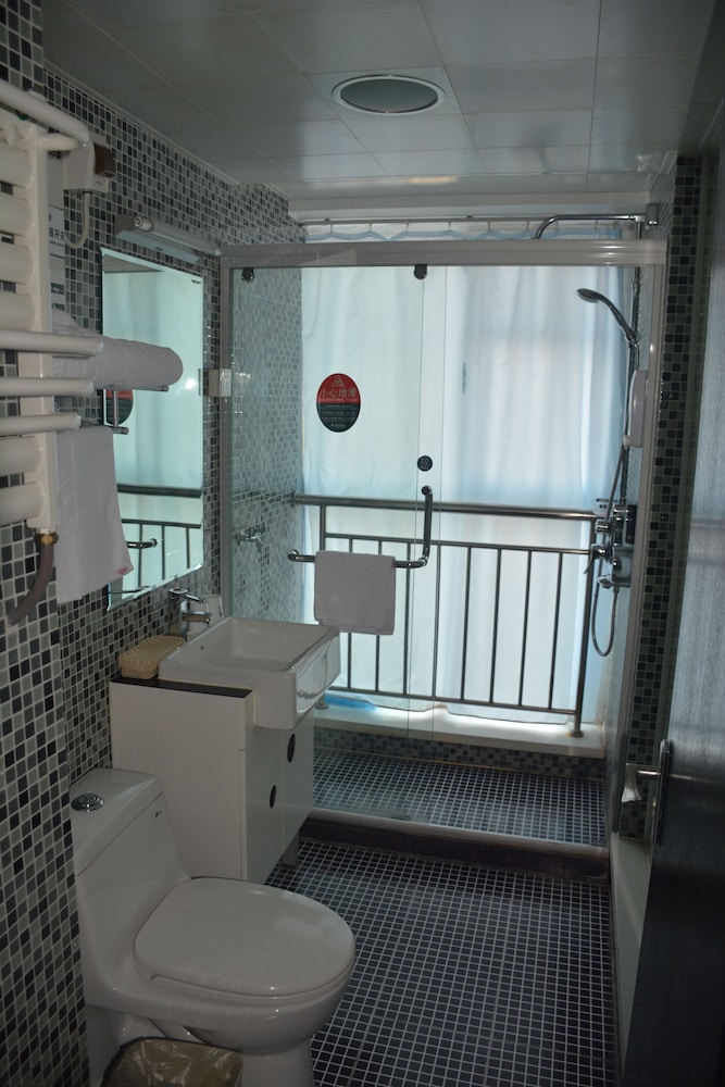 GreenTree Inn Weihai Huancui District Liugong Island Wharf Qingdao North Road Express Hotel 44/45