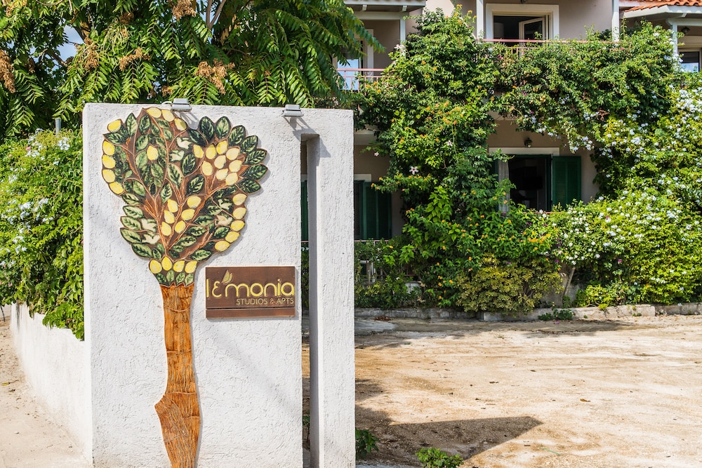 Lemonia Accommodations 44/50
