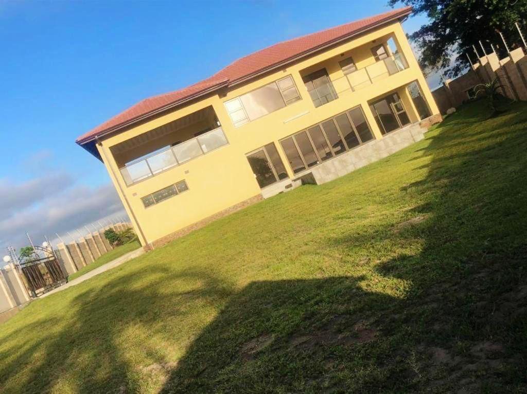 Langelihle Accommodation in Margate 26/37