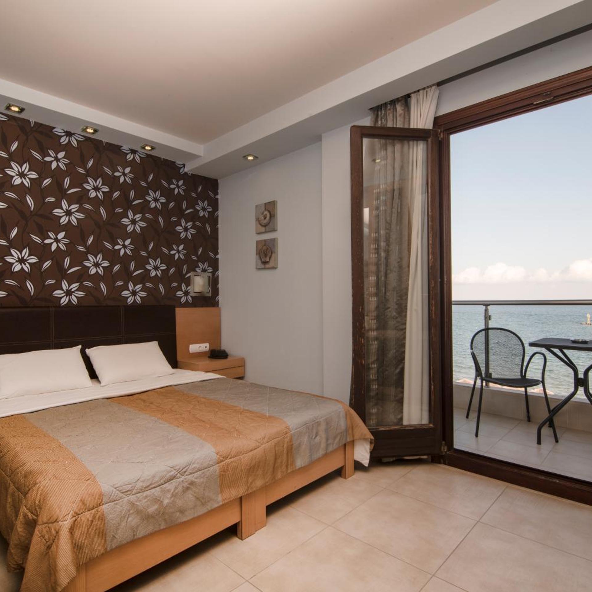 Mistral Seaside Hotel 12/36