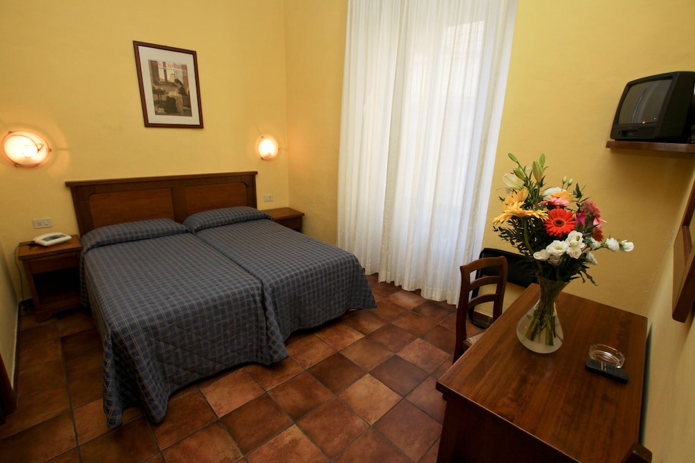 Nizza Hotel 48/69