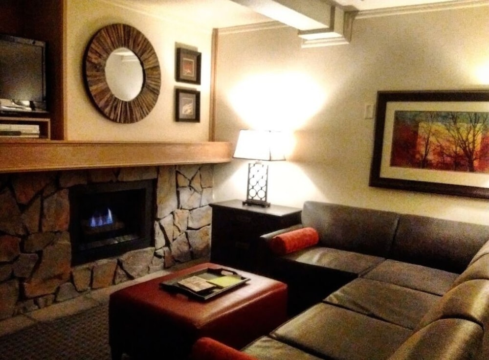 Getaways At the Lodge At Kingsbury Crossing 21/47