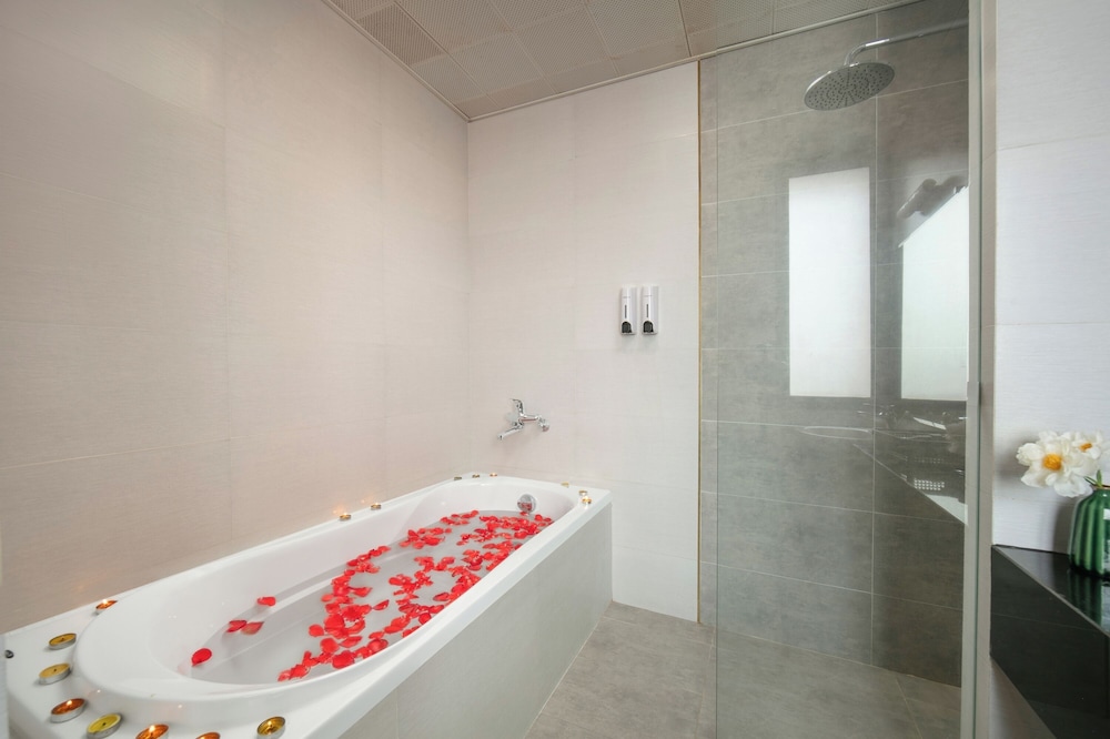 HB Serviced Apartment - 121B Quan Hoa 28/30