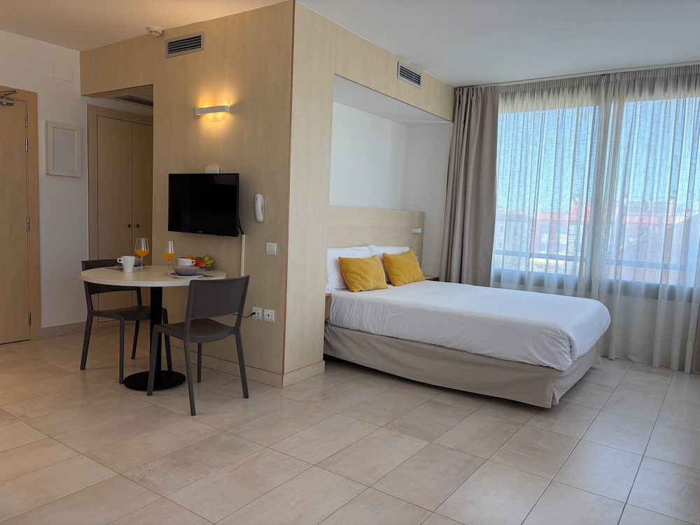 Apartment, Twin Beds, Sofa