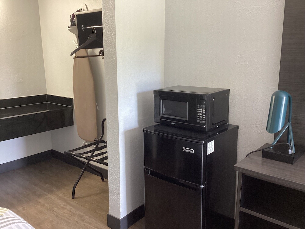 Motel6 Lantana/West Palm Beach, FL 44/60